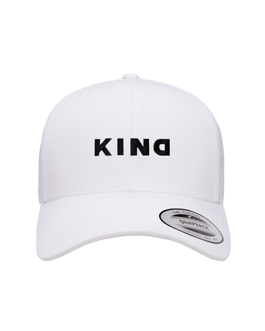 kind.ESSENTIAL White Trucker Hat